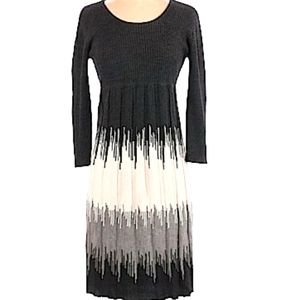 🌸🌸 2/$25 Pretty Sweater Dress